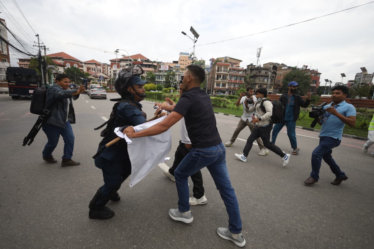 protest-youth-against-balen-sarkar (3).jpeg